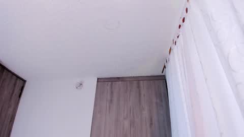 Snapshot of lyanna_cb chatting on 10.06.25 Lyanna online show from 10.06.25