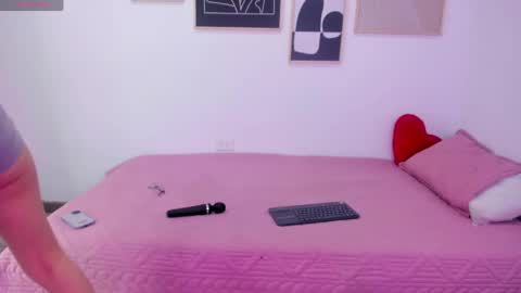  Lycoris  online show from 04.16.26