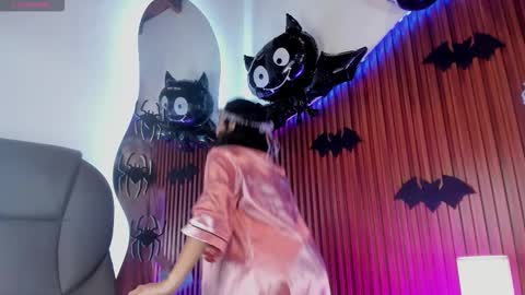 Lyhana Lee online show from 10.31.25