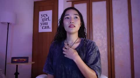 Lyhana Lee online show from 11.20.25