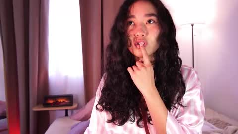 Lyhana Lee online show from 12.21.25