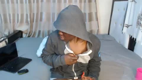 Snapshot of lyiajee chatting on 10.29.25 lyiajee online show from 10.29.25