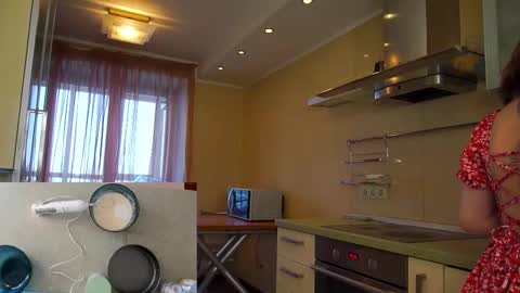 hi im Lyle online show from 02.14.25