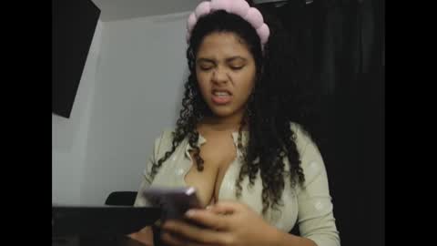 lylii_evans online show from 02.24.25
