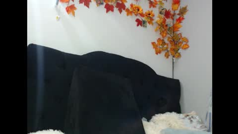 lylii_evans online show from 09.18.25