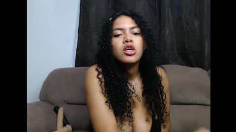 lylii_evans online show from 10.16.25