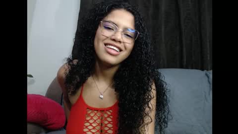 lylii_evans online show from 11.19.25