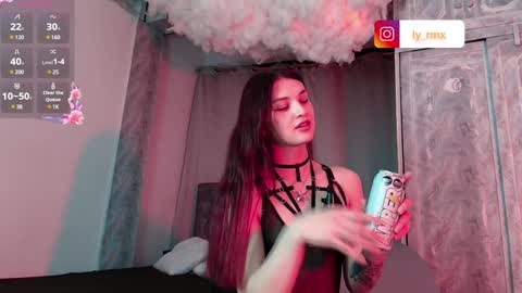 Snapshot of lylita_moon chatting on 01.08.25 Littl online show from 01.08.25