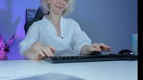 Lylith Skye NO NUDE model online show from 02.01.25