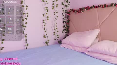 Snapshot of lyly_loveyou chatting on 09.16.25 Lyly online show from 09.16.25