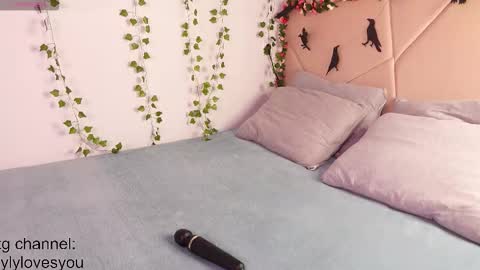 Snapshot of lyly_loveyou chatting on 10.27.25 Lyly online show from 10.27.25