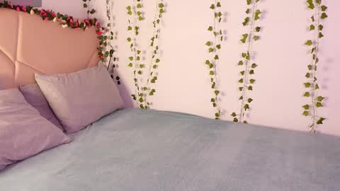 Snapshot of lyly_loveyou chatting on 11.10.25 Lyly online show from 11.10.25