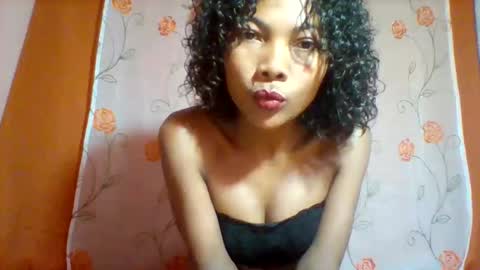 lyndah19 online show from 11.23.25