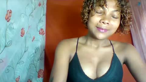 Snapshot of lyndah19 chatting on 01.19.26 lyndah19 online show from 01.19.26