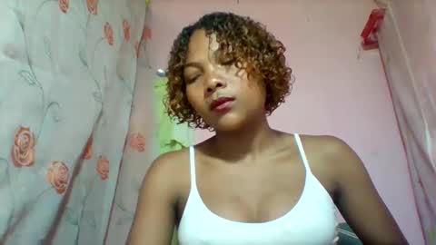 Snapshot of lyndah19 chatting on 02.17.26 lyndah19 online show from 02.17.26