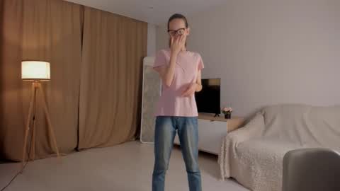 Sara online show from 10.18.25