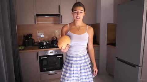  LYNN  online show from 10.26.25