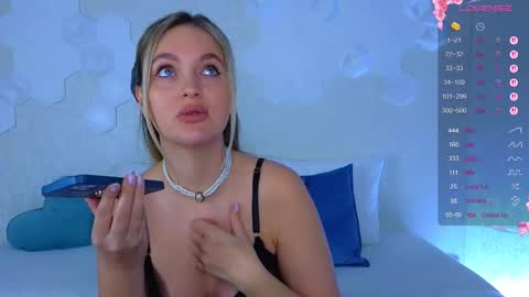 Snapshot of lynna_sparks chatting on 10.17.25 Lana online show from 10.17.25