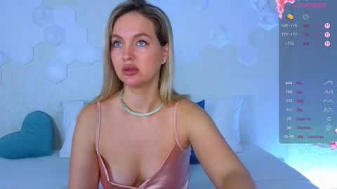 Snapshot of lynna_sparks chatting on 10.23.25 Lana online show from 10.23.25