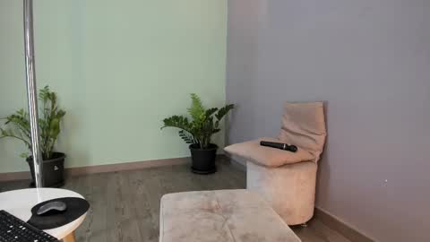 Snapshot of lynnsam_ chatting on 02.08.25 lynnsam_ online show from 02.08.25