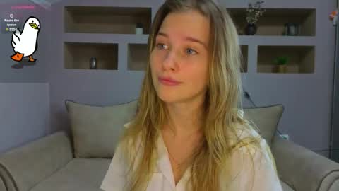 Snapshot of lynntiny chatting on 10.30.25 Lynn online show from 10.30.25