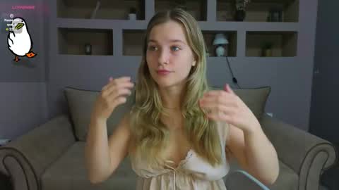 Snapshot of lynntiny chatting on 11.16.25 Lynn online show from 11.16.25