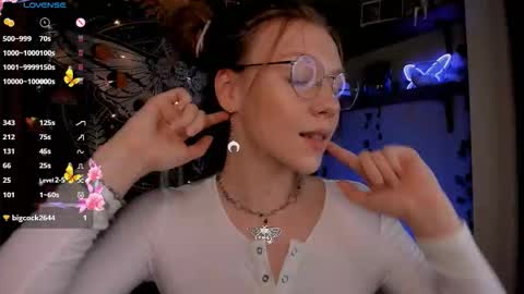 Snapshot of lyra_thenymph chatting on 10.17.25 Lyra online show from 10.17.25