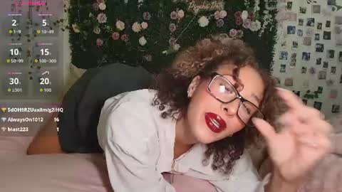 Snapshot of lyracovee chatting on 07.20.26 Lyra online show from 07.20.26