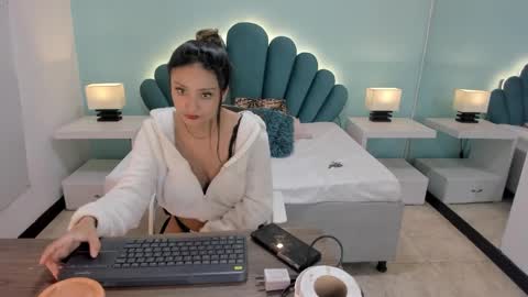 lysayrise online show from 12.27.24