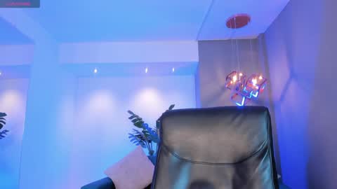 Lyssa  Everyday From 0700 to 1630 Col Time online show from 12.21.24