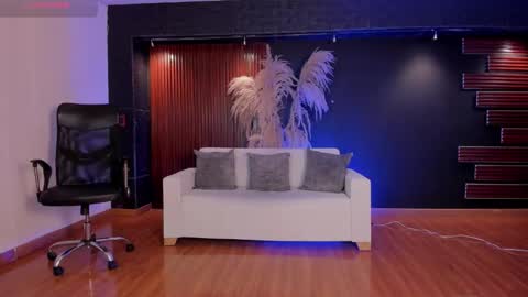 Lyssa  Everyday From 0700 to 1630 Col Time online show from 01.04.25