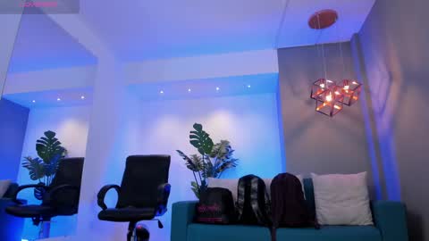 Lyssa  Everyday From 0700 to 1630 Col Time online show from 02.14.25