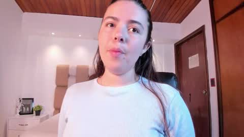 Lyssa  Everyday From 0700 to 1630 Col Time online show from 10.11.25