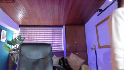 Lyssa  Everyday From 0700 to 1630 Col Time online show from 10.21.25