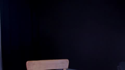 Snapshot of lyssan_xo chatting on 10.05.25 lyssan_xo online show from 10.05.25