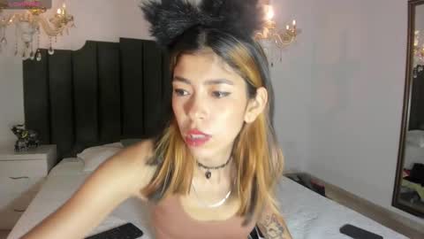 Lyxi online show from 02.27.25