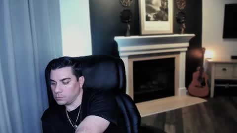 Snapshot of m4ck764561 chatting on 11.10.25 m4ck online show from 11.10.25