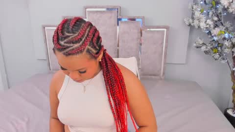 Snapshot of maaracooper chatting on 01.10.25 Maraacooper online show from 01.10.25