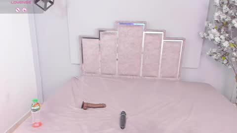 Snapshot of maaracooper chatting on 01.15.25 Maraacooper online show from 01.15.25