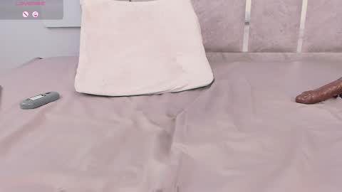 Snapshot of maaracooper chatting on 01.22.25 Maraacooper online show from 01.22.25