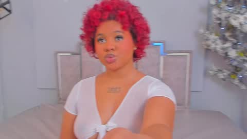 Snapshot of maaracooper chatting on 02.02.25 Maraacooper online show from 02.02.25