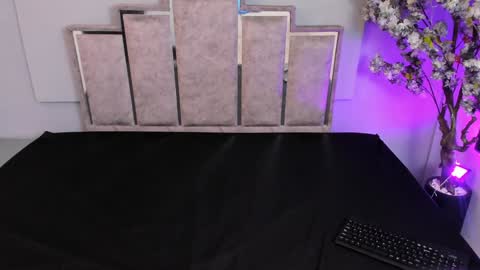 Snapshot of maaracooper chatting on 02.04.25 Maraacooper online show from 02.04.25