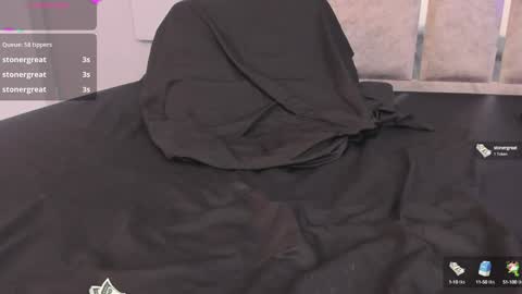 Snapshot of maaracooper chatting on 02.04.25 Maraacooper online show from 02.04.25