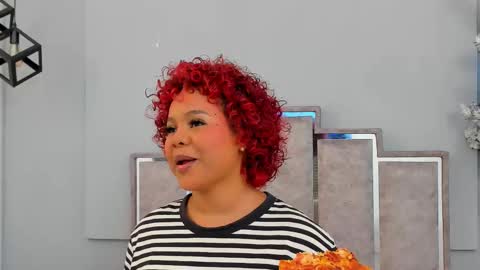 Snapshot of maaracooper chatting on 02.16.25 Maraacooper online show from 02.16.25