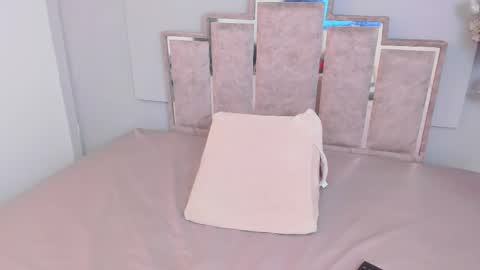 Snapshot of maaracooper chatting on 02.25.25 Maraacooper online show from 02.25.25