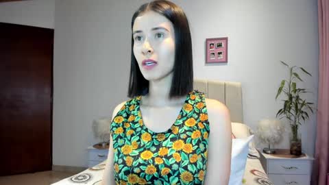 Snapshot of macarena_vallejo_ chatting on 01.14.25 Macarena online show from 01.14.25
