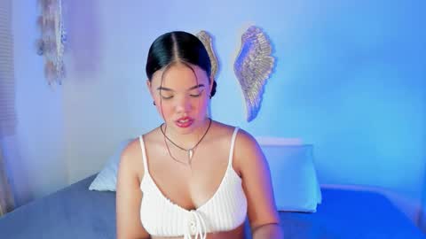 Macarena  online show from 10.28.25