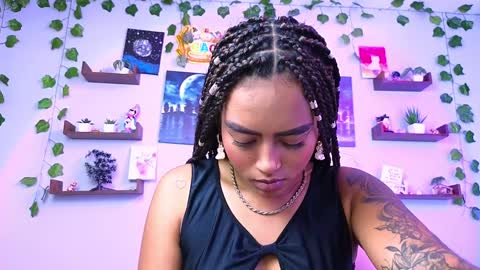 Macey Elliot Modelo Independiente online show from 12.12.24