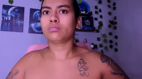 Macey Elliot Modelo Independiente online show from 10.14.25