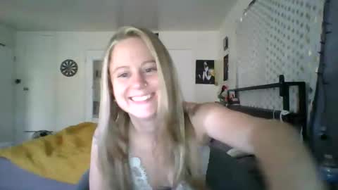 Snapshot of maceyloves chatting on 05.09.26 maceyloves online show from 05.09.26